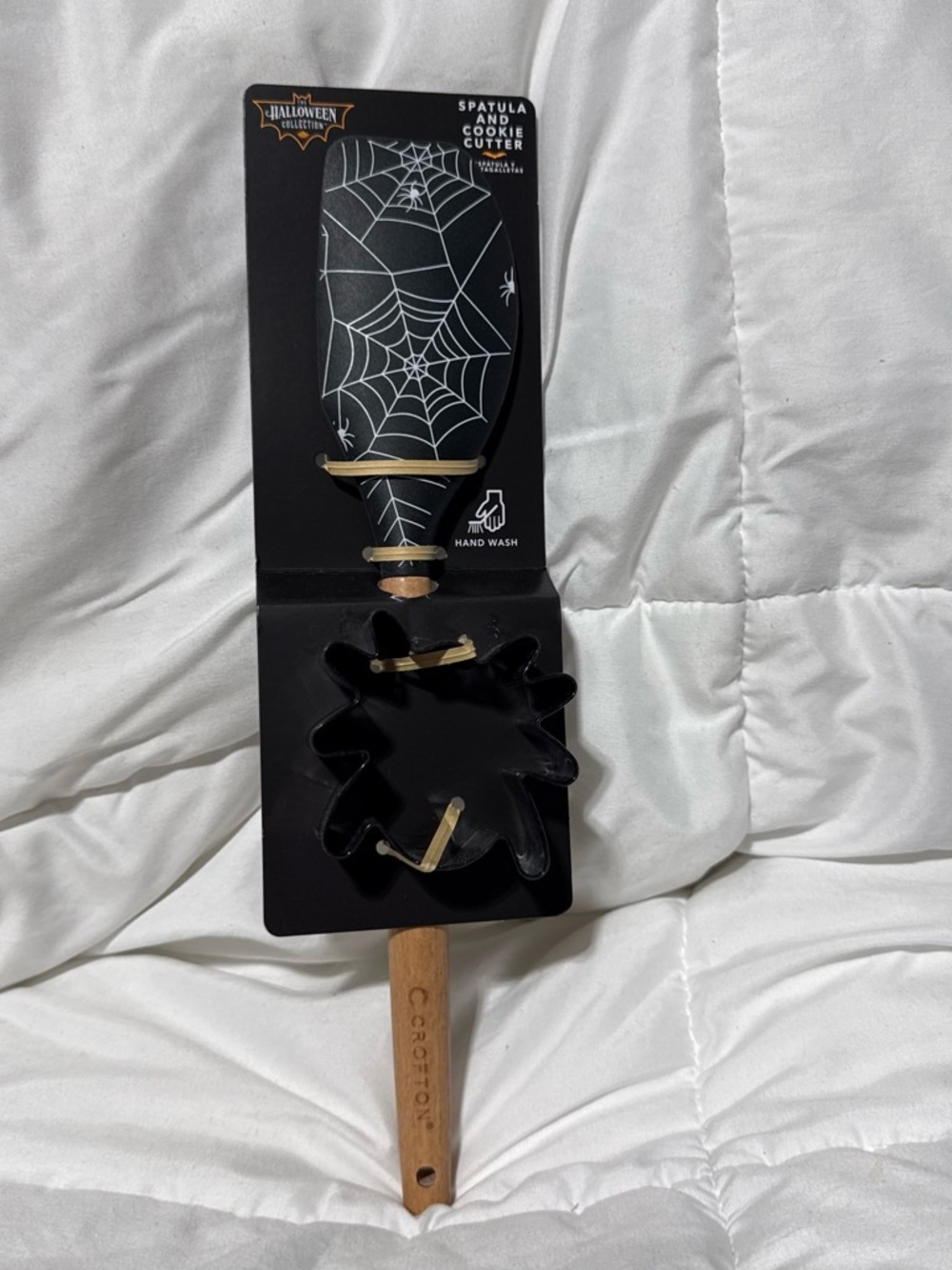NWT Crofton Halloween Spider Web Spatula and Cookie Cutter